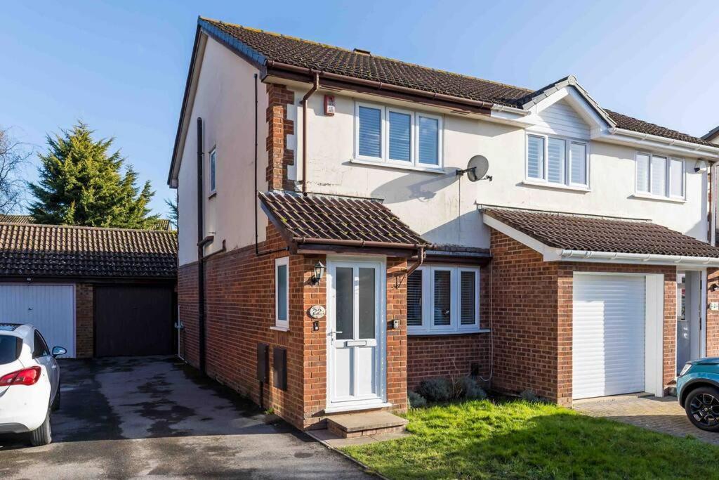2 Bedroom House-Driveway - Bournemouth Hospital - Long Stay Discounts - Lima Apartments Ltd エクステリア 写真